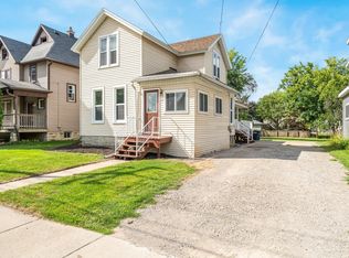 44 W 15th Ave, Oshkosh, WI 54902