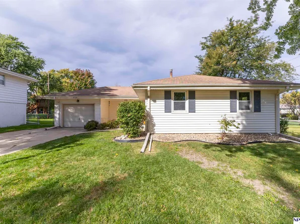 8106 Ralston Ave, Ralston, NE 68127