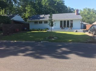 1207 E Fairlawn Dr, Urbana, IL