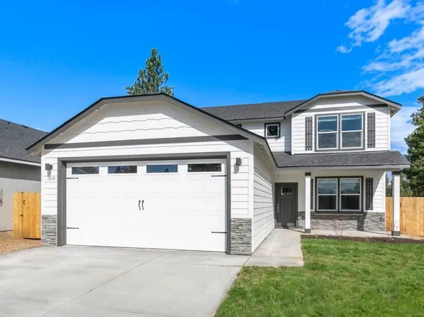 3680 NW 8th St #26, Redmond, OR 97756