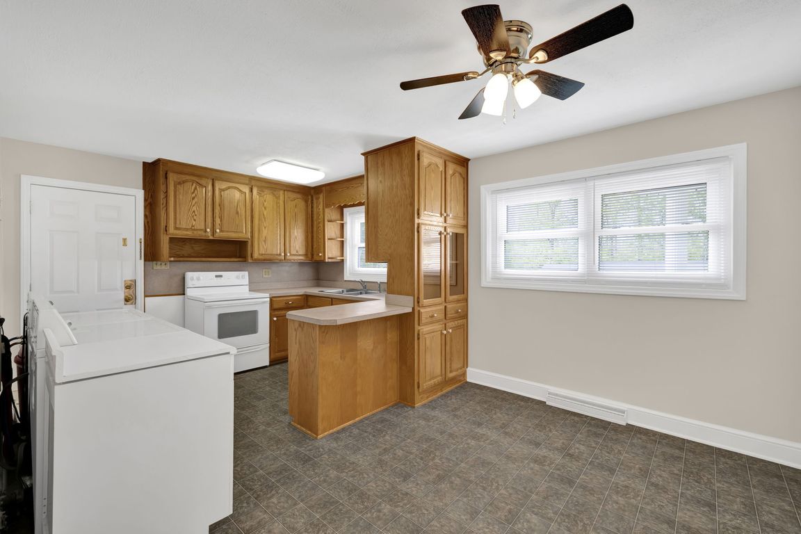 10-web-or-mls-10-web-or-mls-1208 Harris St-10