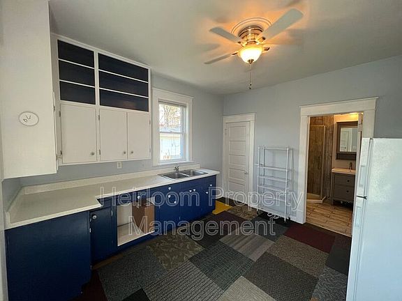5th image of 617 N 9th Ave E