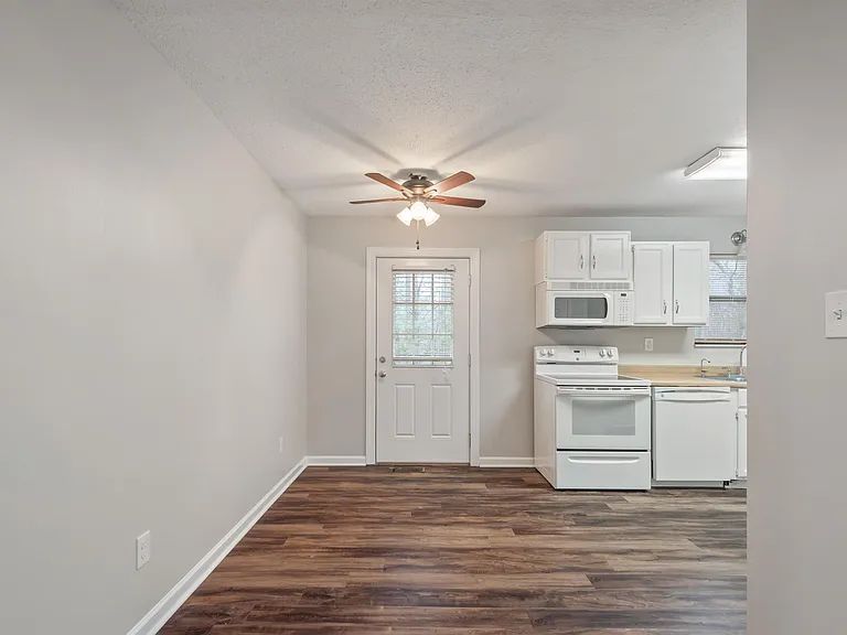 5126 Middle Ridge Ln — Photo 7
