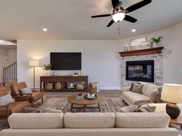 19409 S Country Dr, Edmond, OK 73012