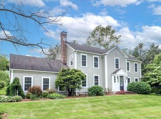 11 Wendover Rd, Newtown, CT 06470