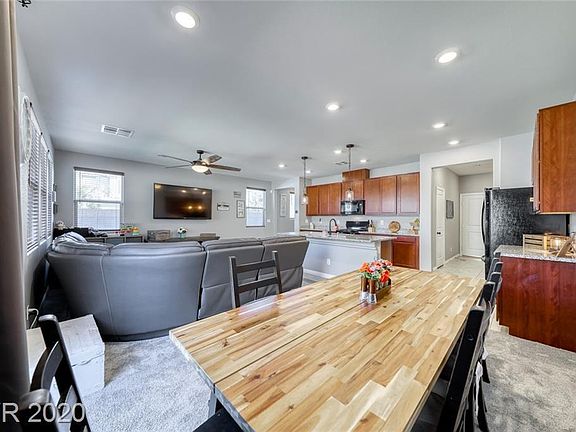 4th image of 132 Pollentia Ave