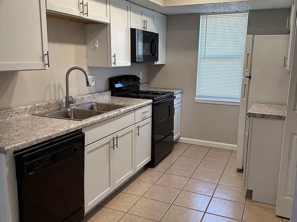 1st image of 11001 NW Lema Dr Unit D