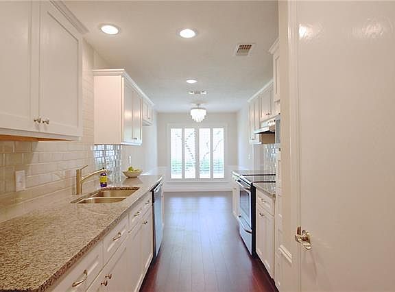 5th image of 1600 Cloister Way