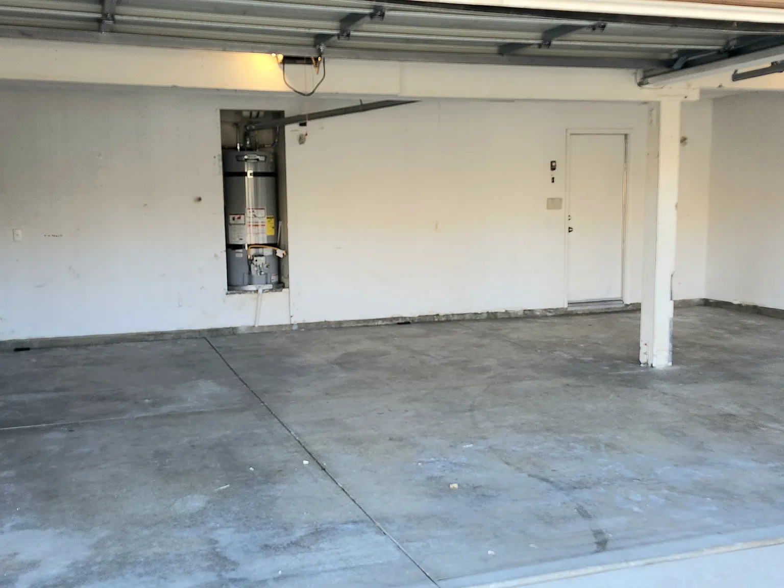 3 bed, 2.5 bath, 2204 sqft, $2,575 — Photo 4