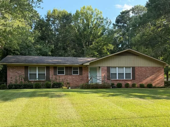 905 Sherwood Dr, Ruston, LA 71270