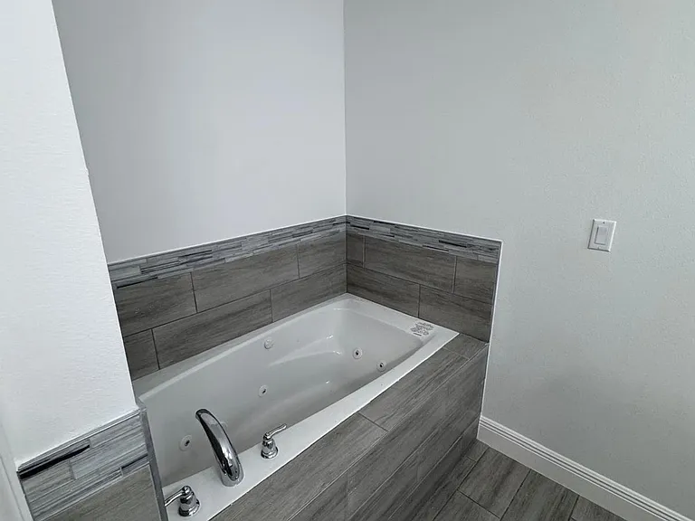 3351 Lakeland Ave SW — Photo 12