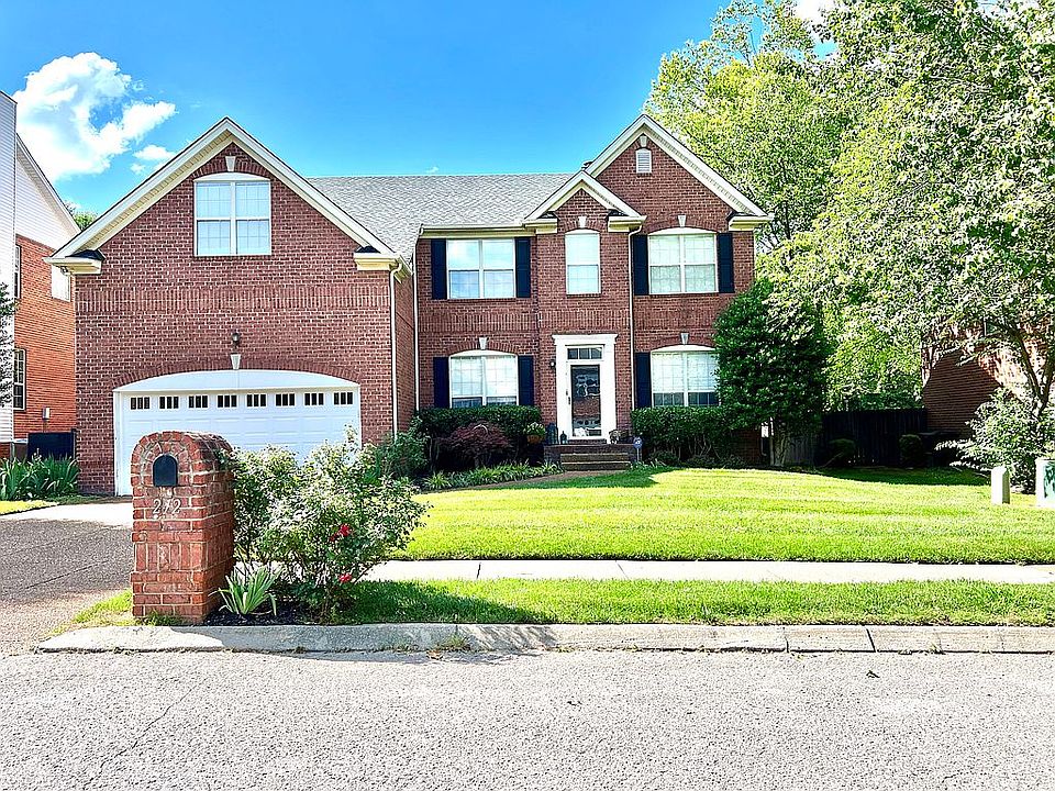 1st image of 212 Wisteria Dr
