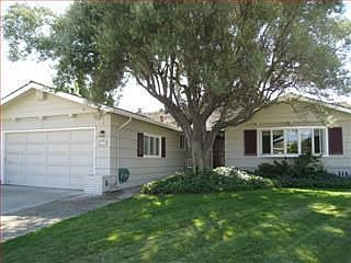 1st image of 2655 Aragon Way