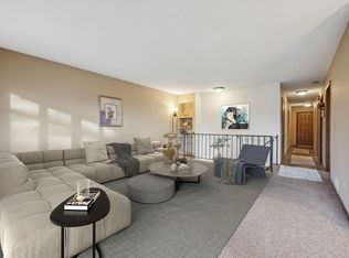 14481 Scenic Heights Rd, Eden Prairie, MN 55344