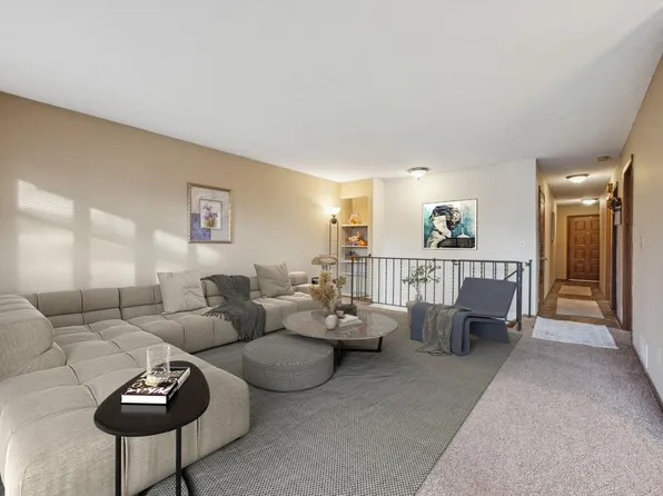 14481 Scenic Heights Rd, Eden Prairie, MN 55344