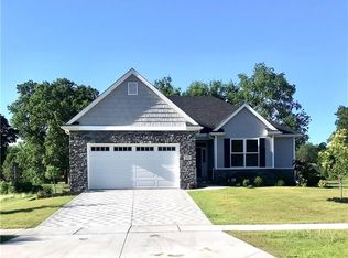 7509 King Acres Dr, Toledo, OH 43617