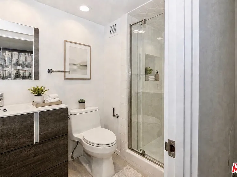 10590 Wilshire Blvd #704 — Photo 16