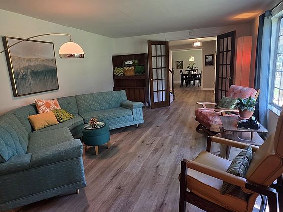 5th image of 2133 Beechmont Dr