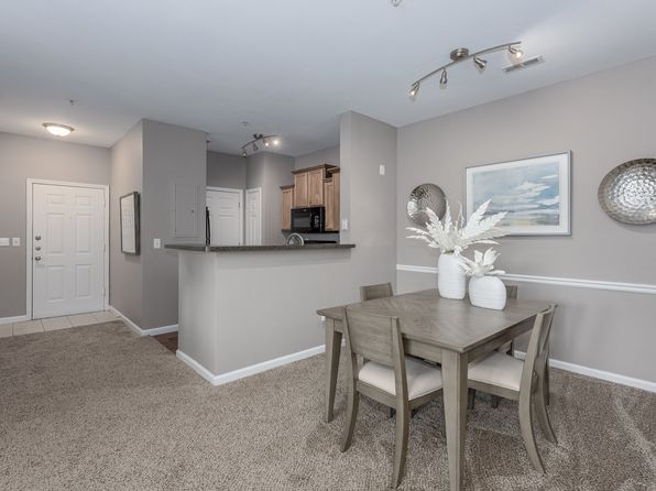 996 Trellises Dr #1216