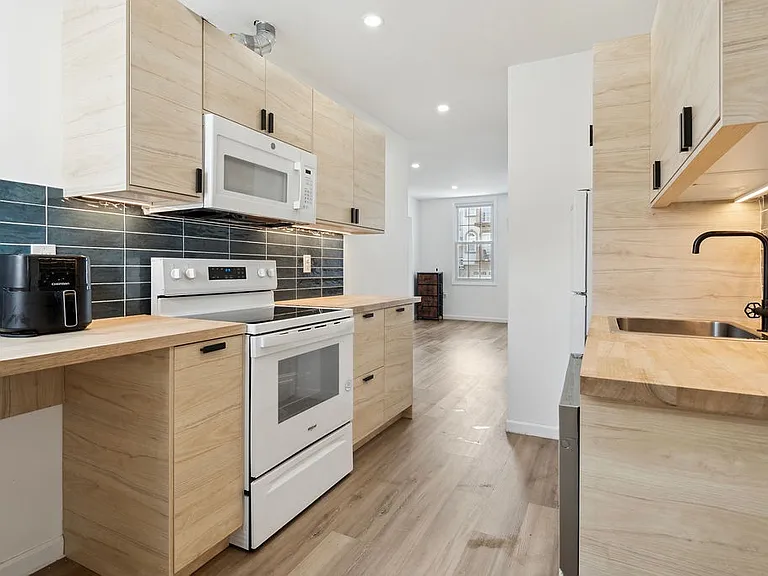 33 Kossuth St #1 — Photo 7