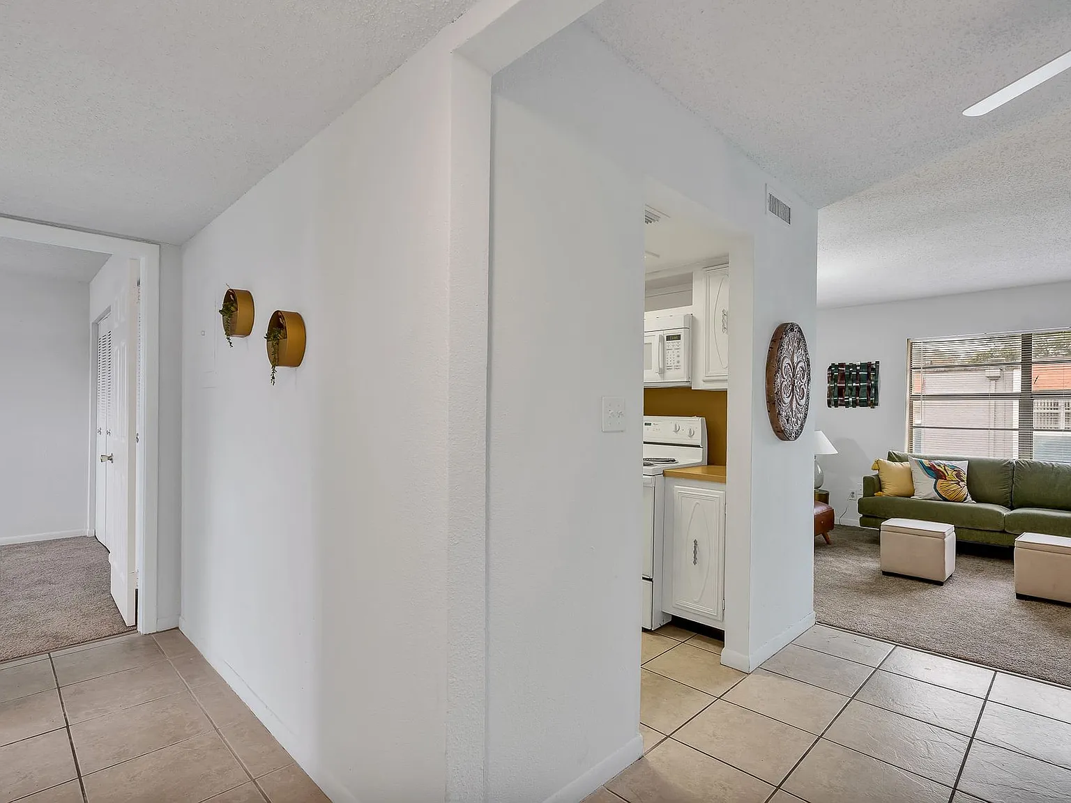 Midship Apartments — Photo 4