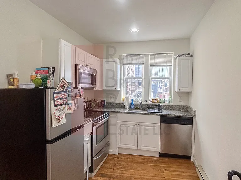 6 Cleveland Pl #17 — Photo 3