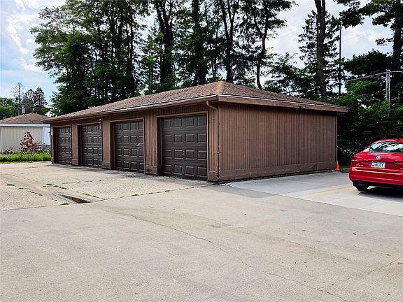 5th image of 1121 & 1127 Parkway Dr