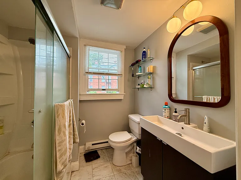 405 Benefit St #2R — Photo 5