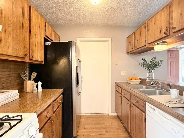 11941 Sunhillow Bnd #A — Photo 3