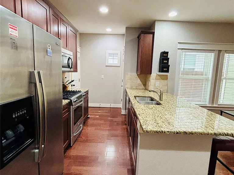 5406 Bennett Ave — Photo 3