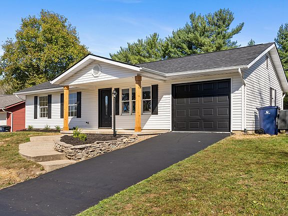 3rd image of 935 Elizabeth Dr