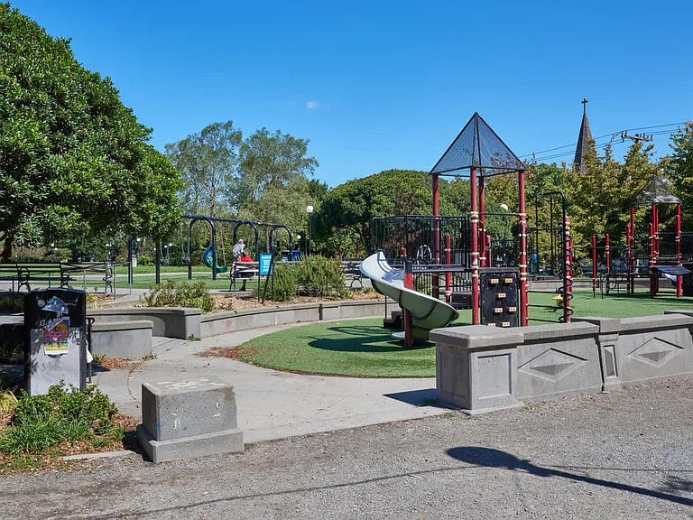 Outdoor Activities for the Family at Cal Anderson Park
