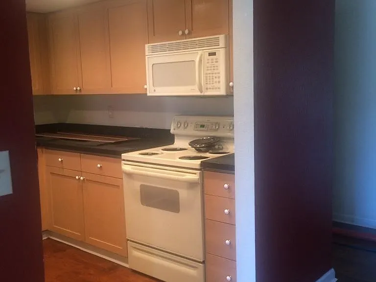 10424 NE 32nd Pl #C303 — Photo 14