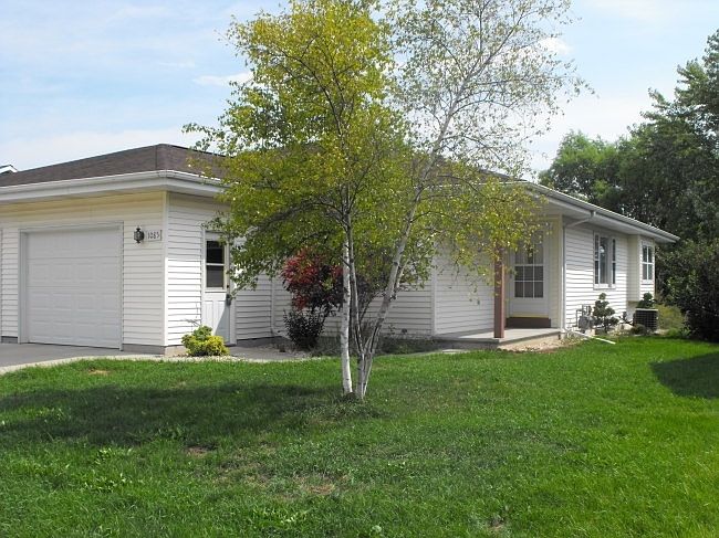 1st image of 1085 Mihill Ave