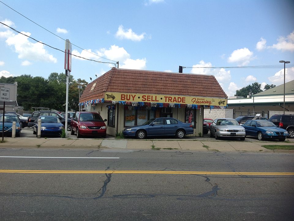 2nd image of 2414 East Ave