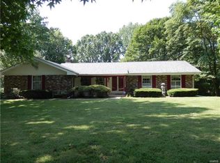 82 Kings Dr, Florissant, MO