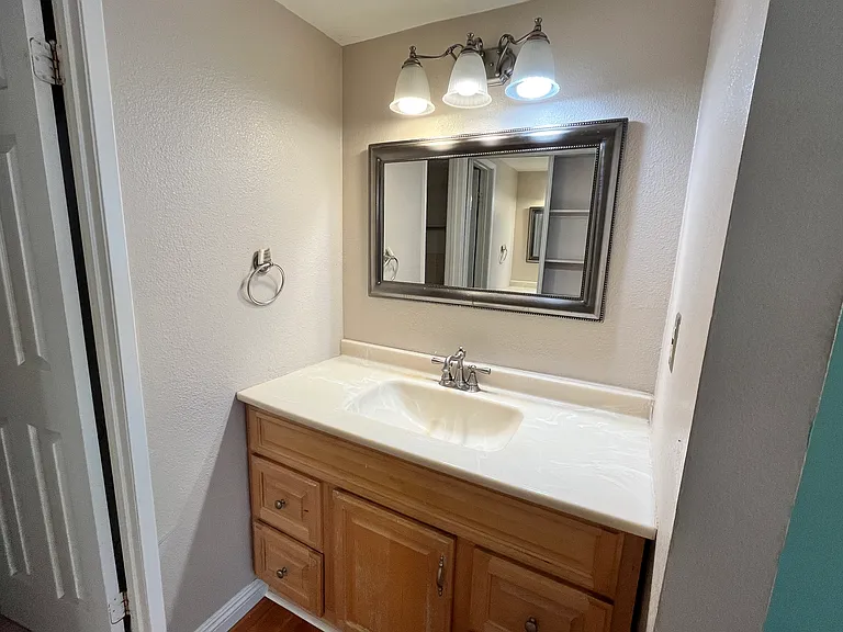 908 S Garfield Ave — Photo 17
