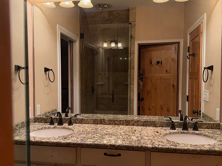 1600 E River Dr — Photo 6