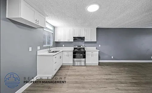 Floor plan 2 Bed 2 Bath - 1021 N. Flower Street