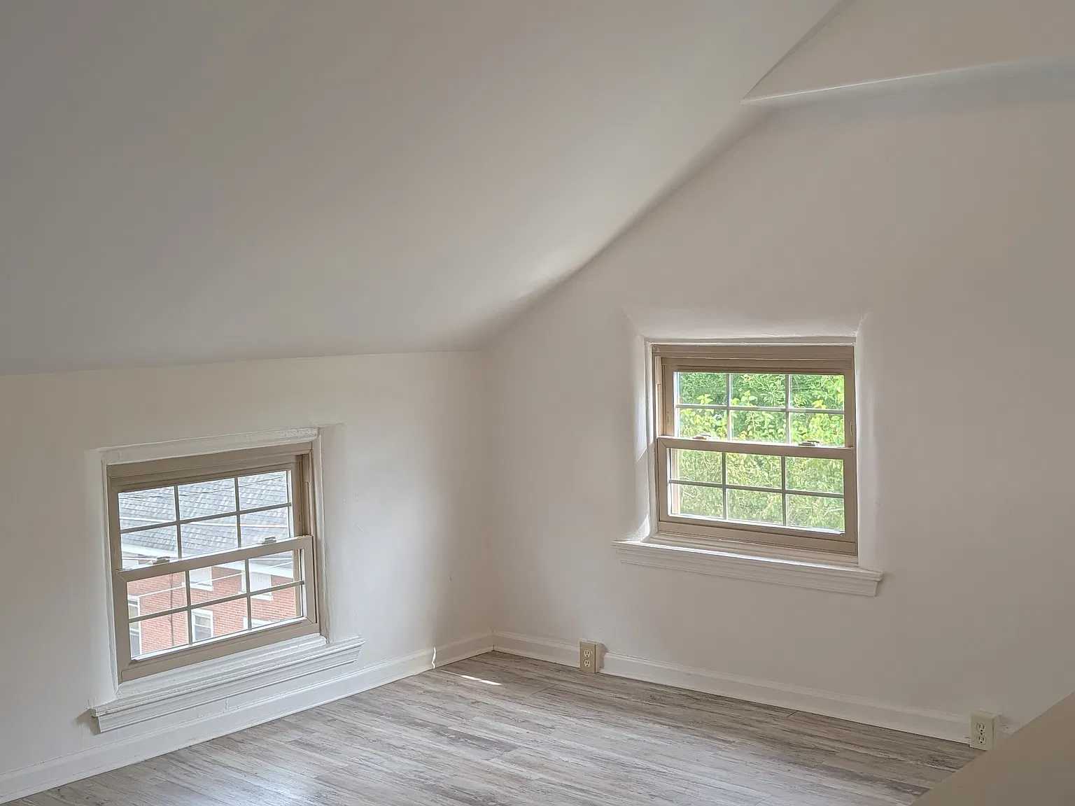 2 bed, 700 sqft, $1,600 — Photo 2