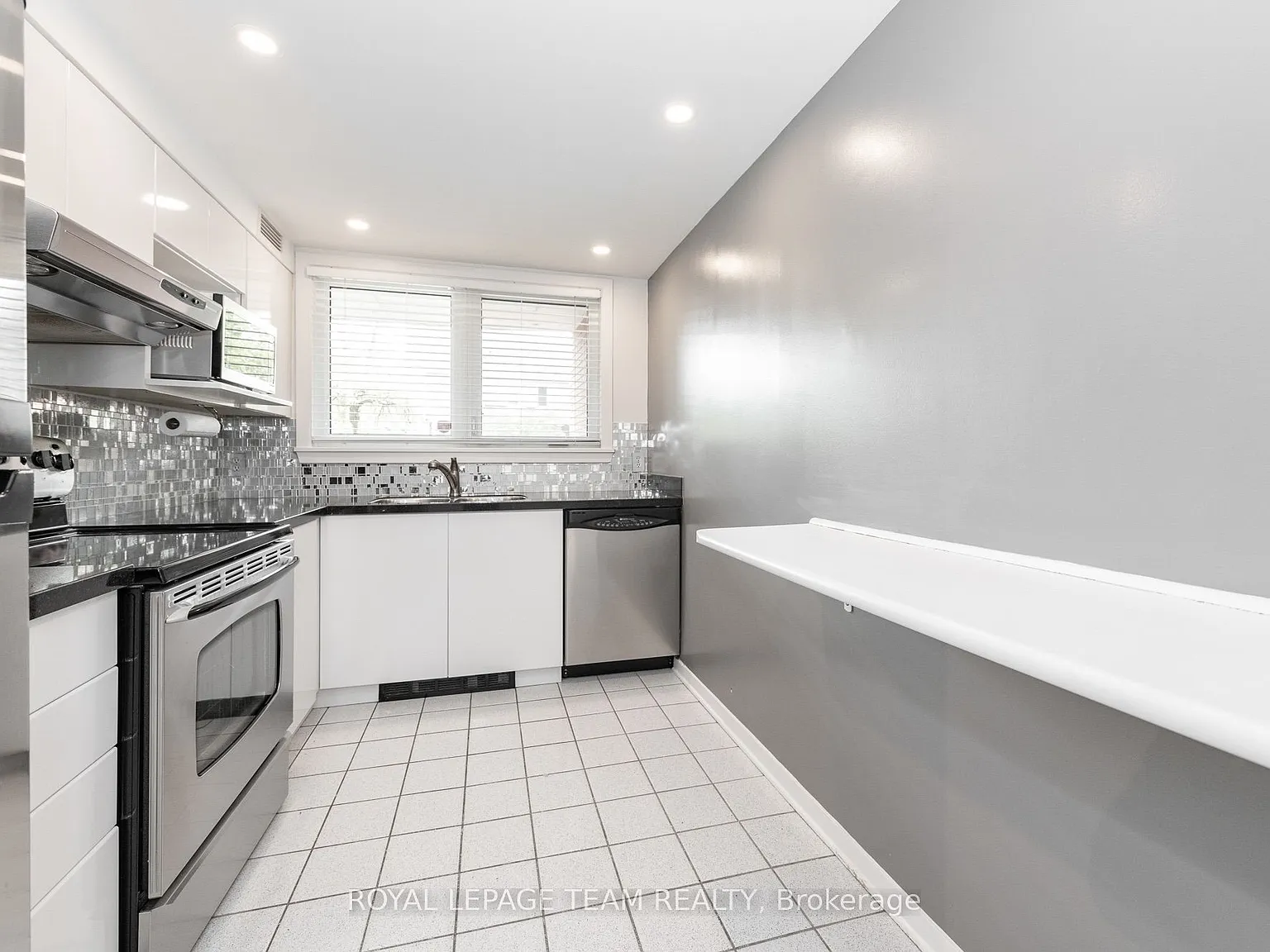 2 bed, $2,550 — Photo 3