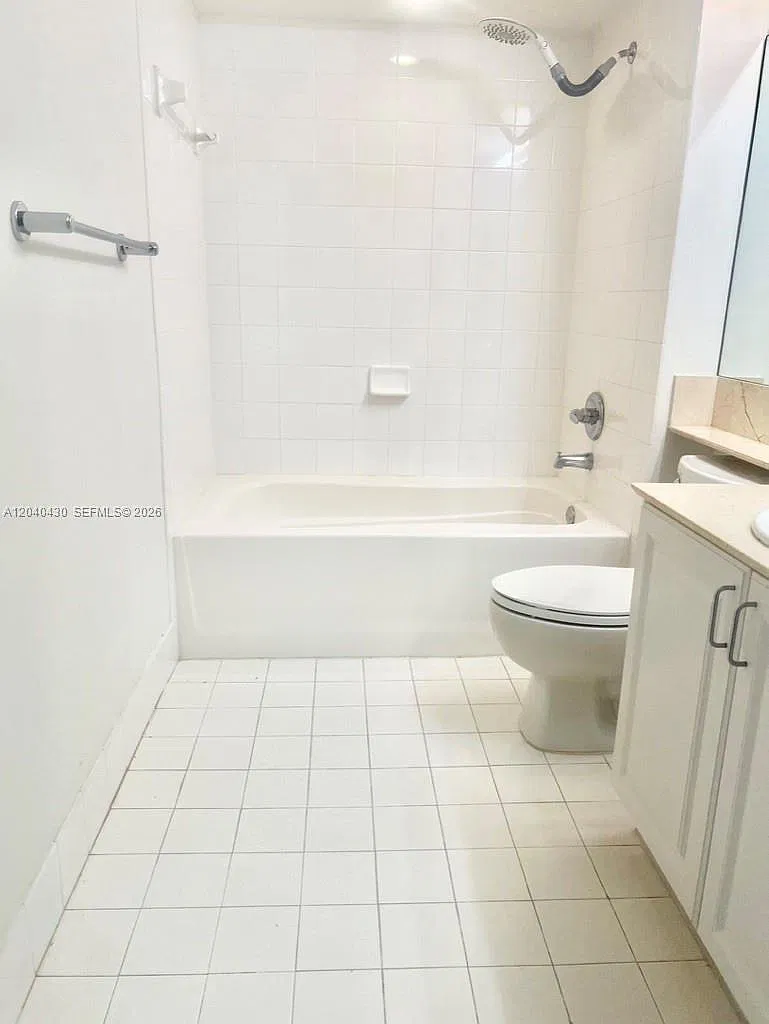 1 bed, 1.0 bath, $2,800 — Photo 2
