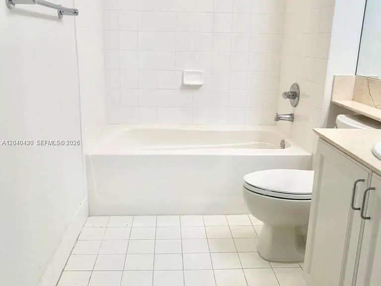 1155 Brickell Bay Dr #807 — Photo 12