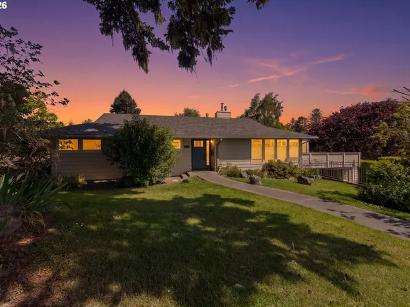 1198 Winsor Ave, North Bend, OR 97459
