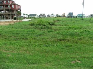 1979 Gulf St, Crystal Beach, TX 77650