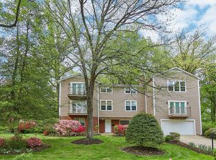 6515 Lakeview Dr, Falls Church, VA 22041