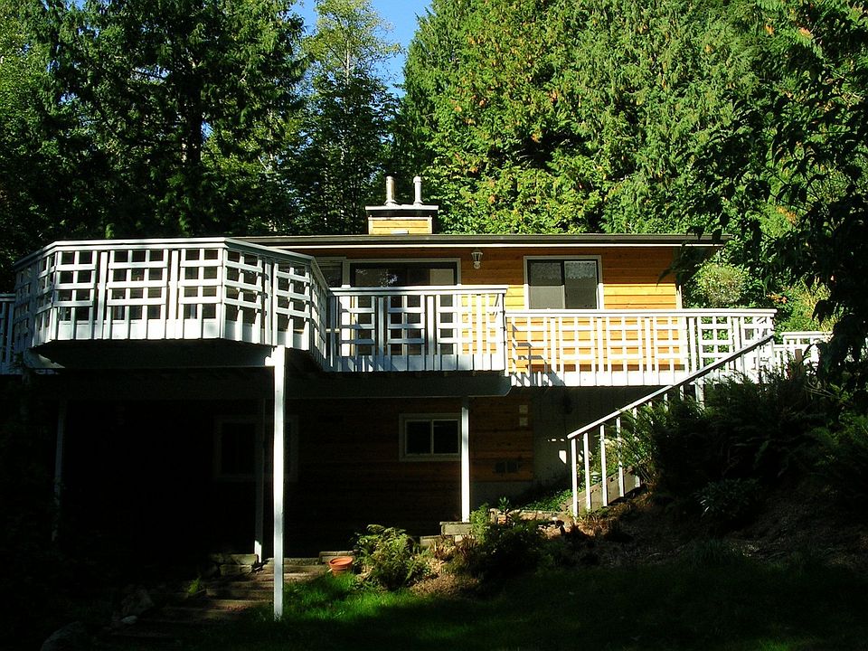 2nd image of 18 Strawberry Point Rd