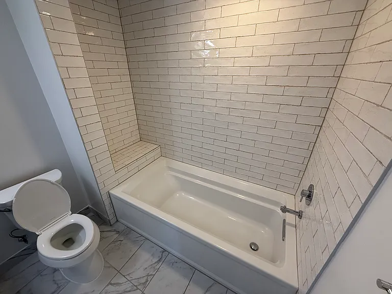 2505 NE 193rd St #310 — Photo 15