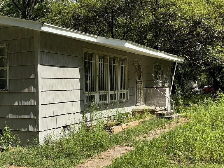 3536 Rosemary Ave — Photo 2