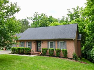 6289 Aracoma Rd, Huntington, WV 25705